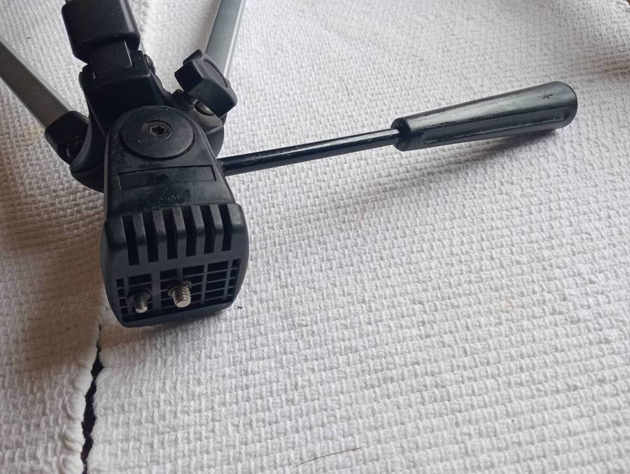 Takara Tripod TP-1000