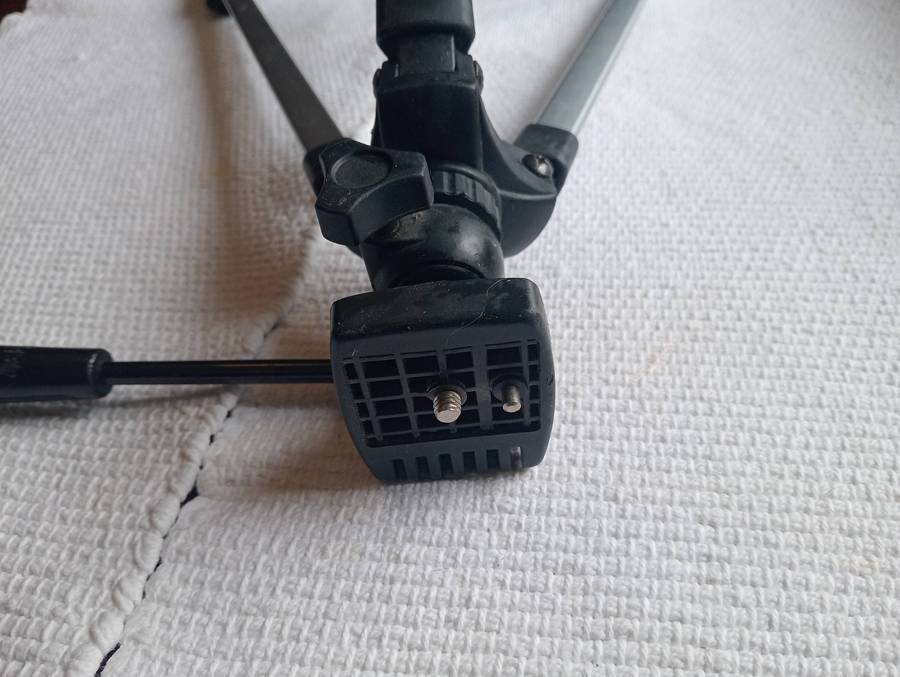 Takara Tripod TP-1000