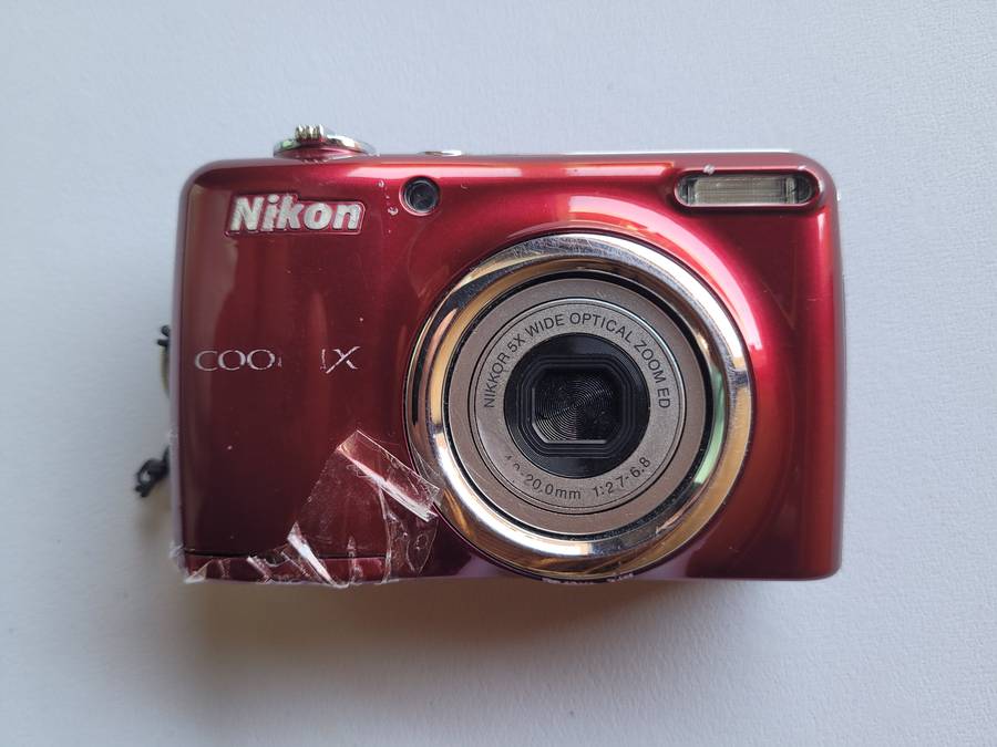 NIKON COOLPIX CAMERA