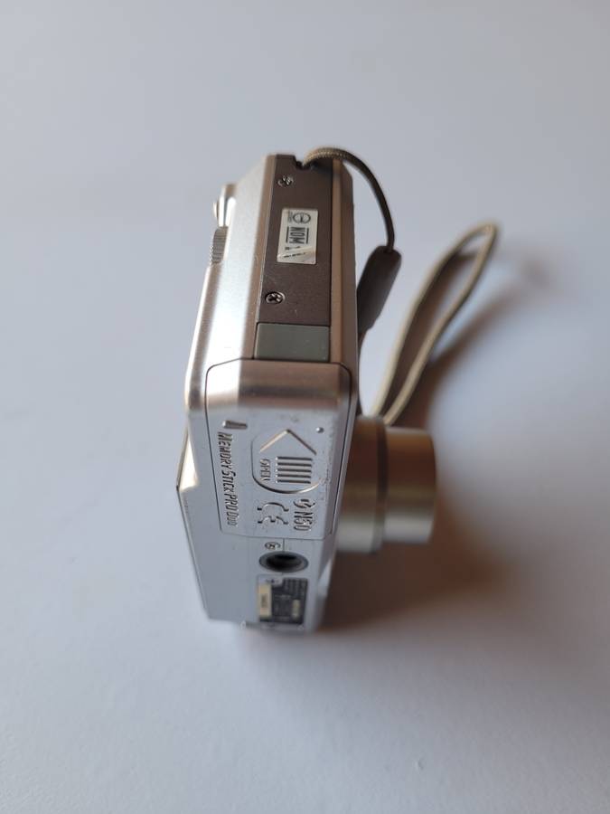 SONY CYBER-SHOT CAMERA