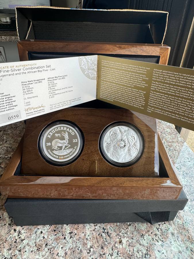 2022 KRUGERRAND PRIVY SET SERIES 2 - LION -2 x 1oz PROOF COINS - MINT MARK - SAMINT ORIGINAL AS