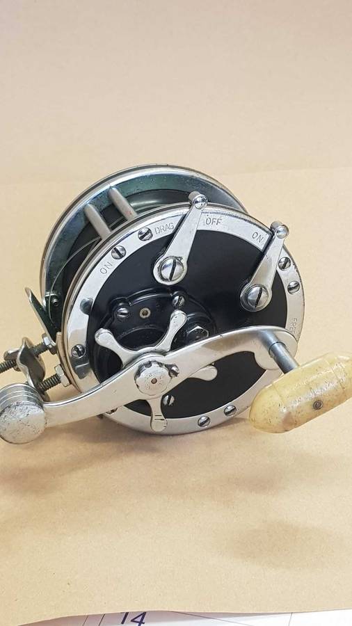 PENN 49 fishing reel ( narrow spool)