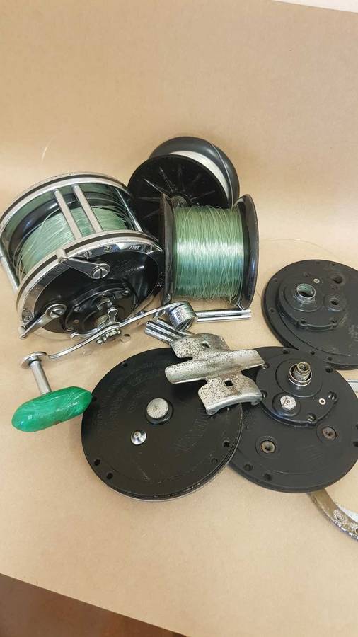 Penn 49 Super mariner. Narrow /  wide spool . 2 extra spools.