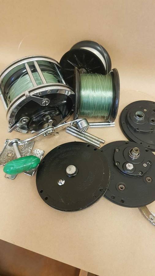 Penn 49 Super mariner. Narrow /  wide spool . 2 extra spools.