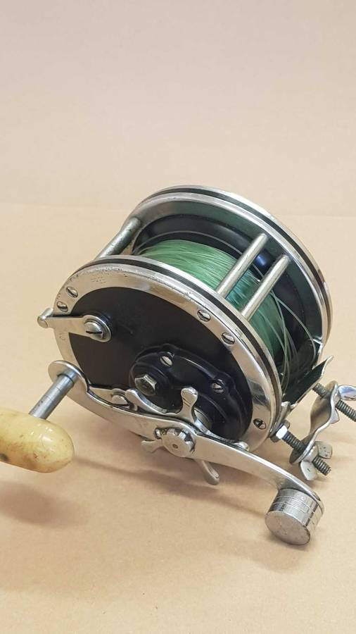 PENN 49 fishing reel ( narrow spool)