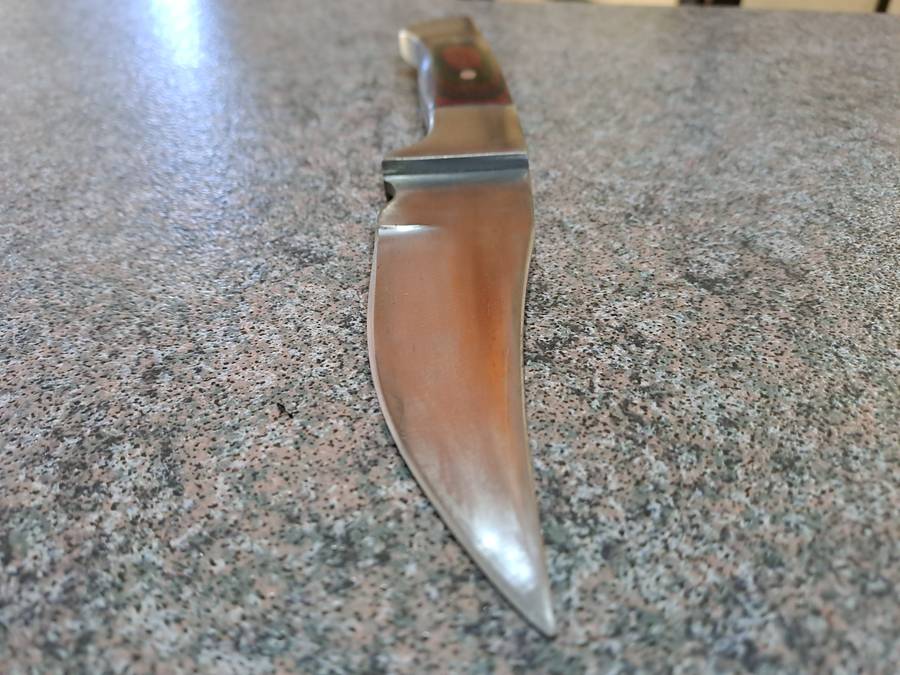 Hunting knife hand made laminated wood scales