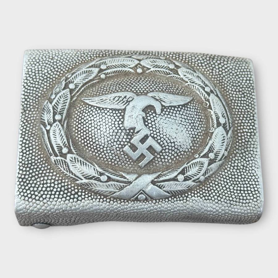 Original WWII German Luftwaffe EM/NCO Belt Buckle  Early War (19351940)