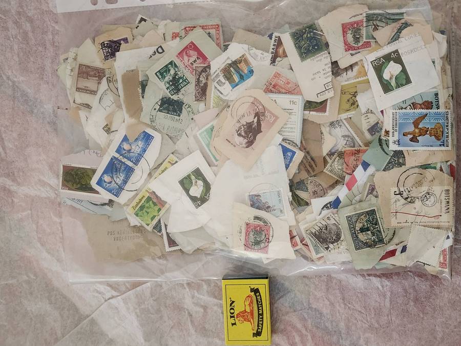 STAMPS-Bulk lot in packet (12) Mixed WORLD used - great sort through unchecked lot, bargain!