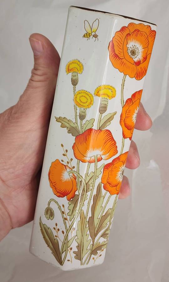 WALL FLOWER VASE - Vintage, ORANGE POPPY FLOWERS and bee's hexagon shape - Simply Stunning!! WOW