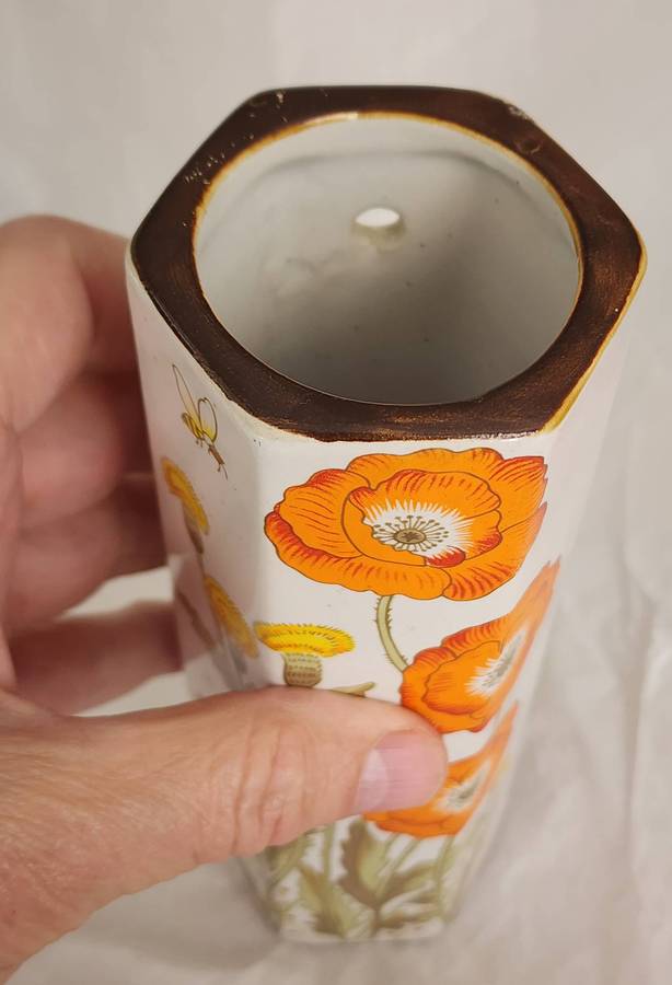 WALL FLOWER VASE - Vintage, ORANGE POPPY FLOWERS and bee's hexagon shape - Simply Stunning!! WOW