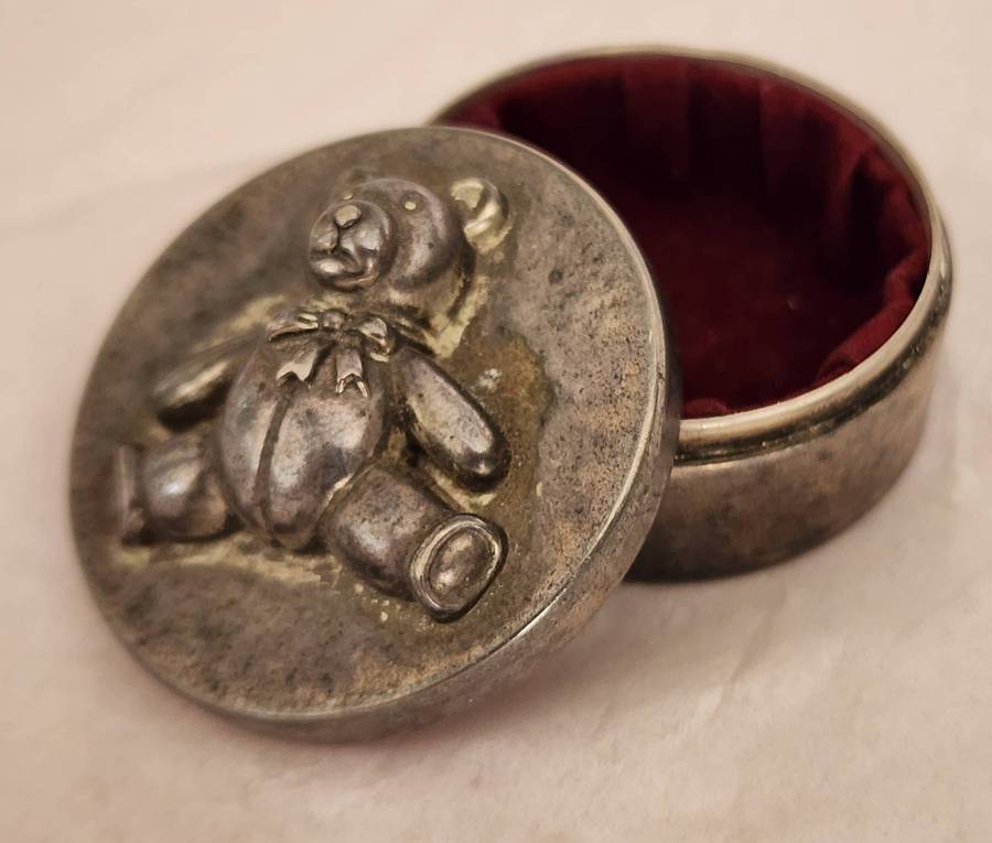 ANTIQUE Silver Round "MY FIRST TOOTH" inscribed with Teddy bear on lid- velvet lined- MAGNIFICENT !!