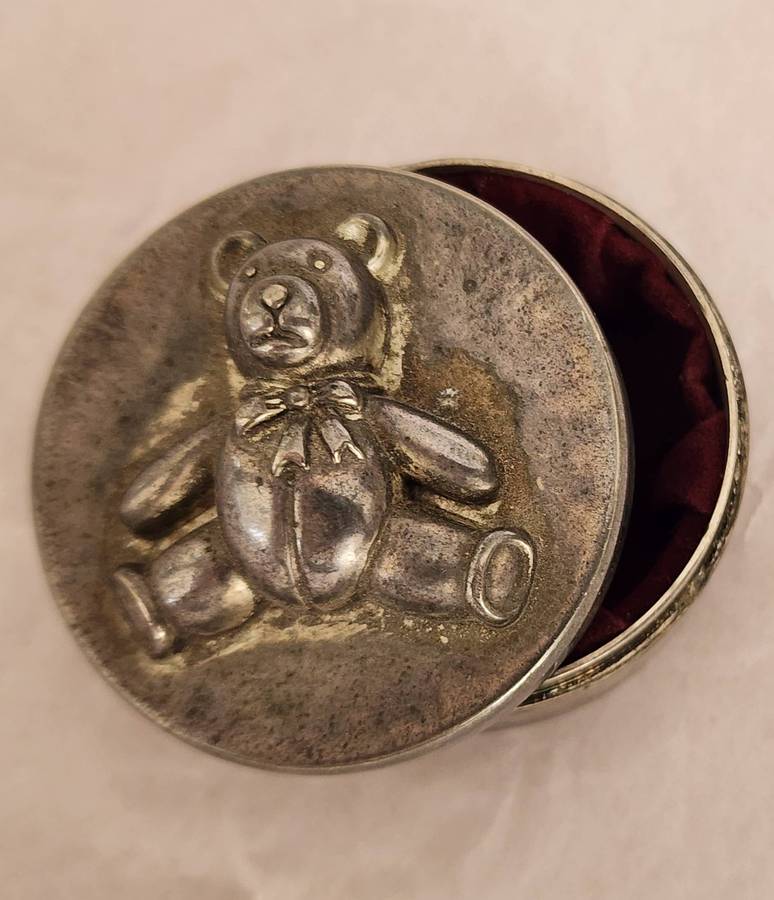 ANTIQUE Silver Round "MY FIRST TOOTH" inscribed with Teddy bear on lid- velvet lined- MAGNIFICENT !!