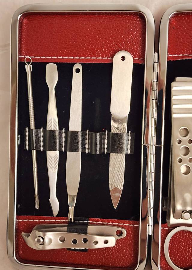 9 PC Personal MANICURE set, Stainless steel, in box- magnificent quality set, SO STYLISH
