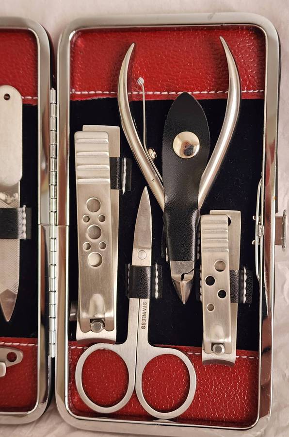 9 PC Personal MANICURE set, Stainless steel, in box- magnificent quality set, SO STYLISH