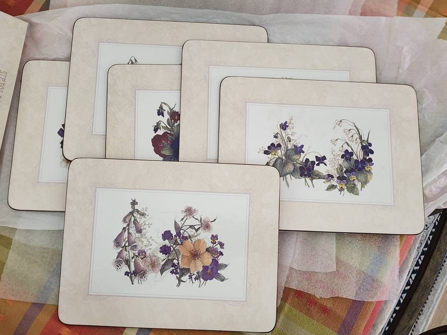 "THE VICTORIAN FLORALS" - Boxed set of 6 magnificent Flowers, PLACE MATS - gorgeous, new!!