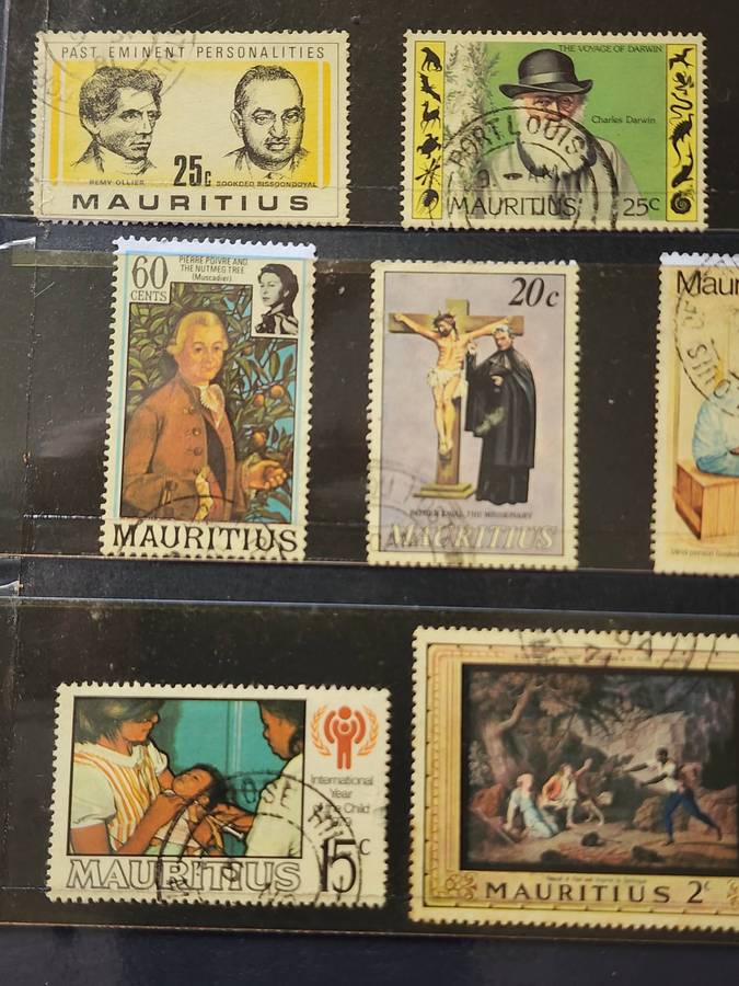 Stamps -MAURITIUS lot on card and souvenir packs- good used, Fantastic Lot (35+)  great bargain!!