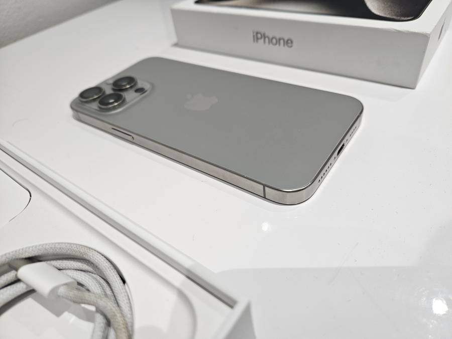 Apple iPhone 15 Pro Max 512GB - Natural Titanium