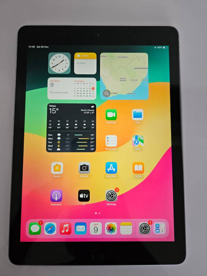 Apple iPad 128GB, 6th Generation, Wifi