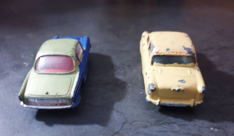 2 X 1/43 CORGI CARS