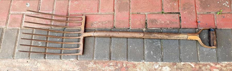 VINTAGE RUSTIC COAL FORK