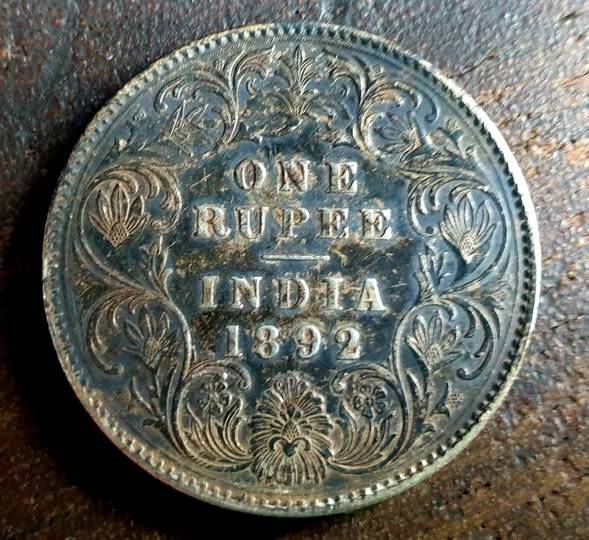 1892 VICTORIA BRITISH INDIA SILVER 1 RUPEE