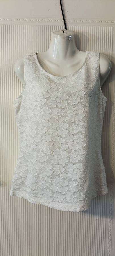 Beautiful Ladies Sleeveless Top - M - No Name (Nr23)