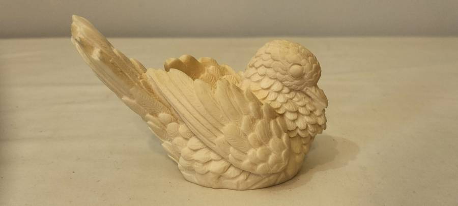 Collectible Bird Figurine nr 9 Beautiful Resting Resin Dove