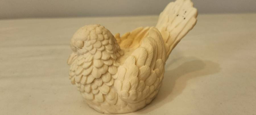 Collectible Bird Figurine nr 9 Beautiful Resting Resin Dove