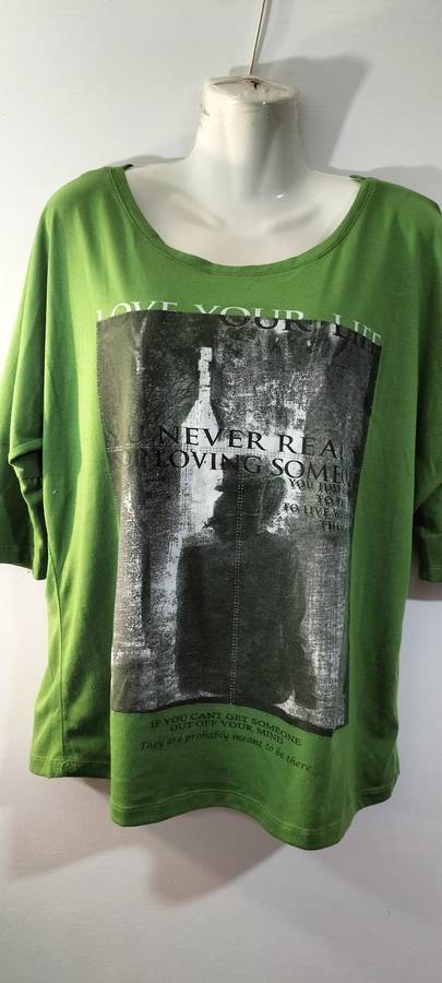 A Ladies 3/4 Sleeve Top. (Nr7) No Name (Label removed). XL.