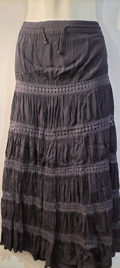 A Magnificent Style Long Ladies Skirt. (Nr2) Free Size (Fits All Sizes)