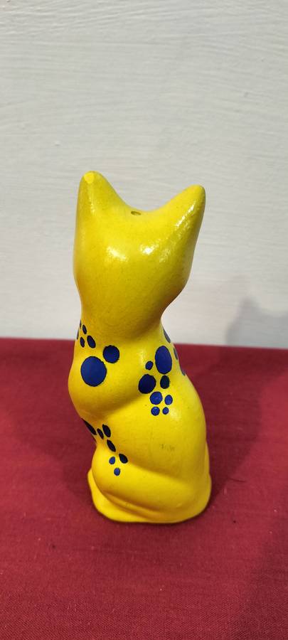 An Absolutely Magnificent Bohemian Hand Painted Cat (Nr8)