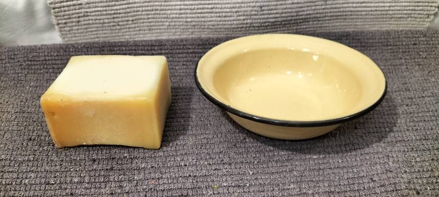 Stunning Small Enamel Soap Holder With a Genuine Unused Old 200 grams "Boerseep"