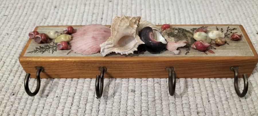 Very Well Made Circa 1980 Shell Decorated 5 Place Key Rack