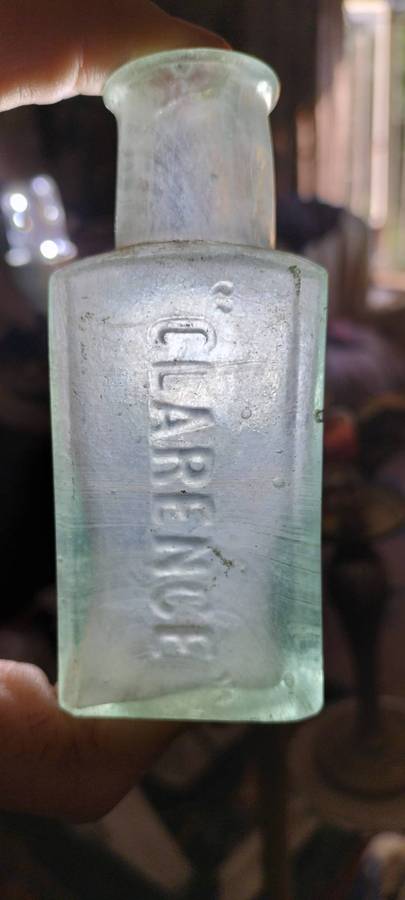 Rare Antique Circa 1898 Clarence Fruit Crystals Bottle