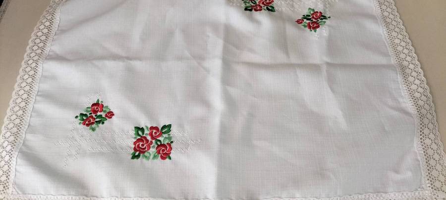 Beautiful Vintage Quality Embroidered Tea Tray Cloth