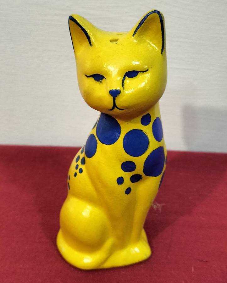 An Absolutely Magnificent Bohemian Hand Painted Cat (Nr8)