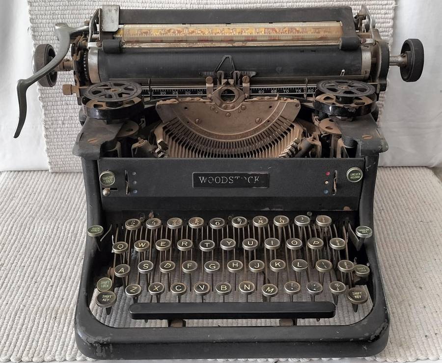 A Magnificent Antique Circa 1917 Woodstock N852247 Typewriter