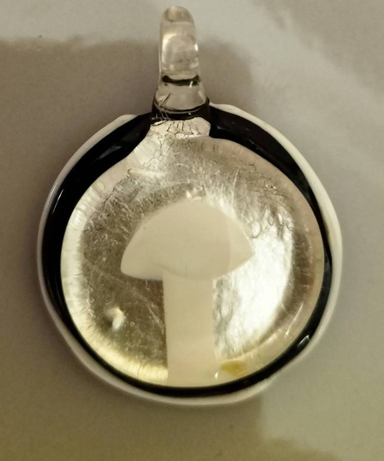 Magnificent Murano Glass  Mushroom Round Pendant