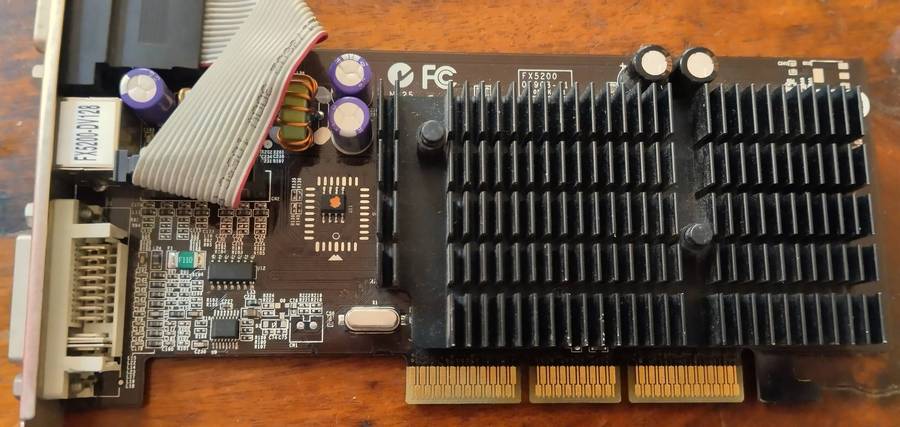 Nvidia GeForce FX5200 128MB 8X AGP DVI S-Video VGA