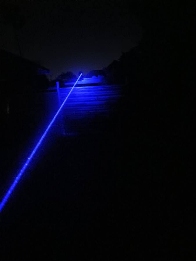 5000mW 1.5KM High Range Blue Laser (Can light matches)