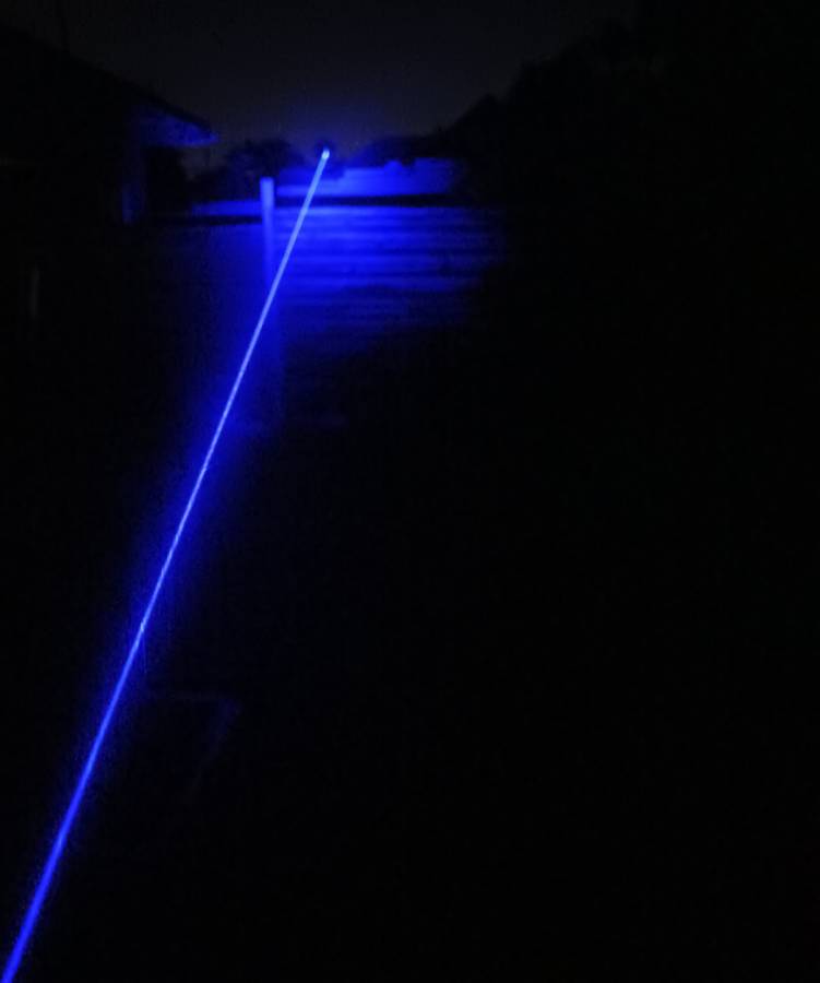 5000mW 1.5KM High Range Blue Laser (Can light matches)