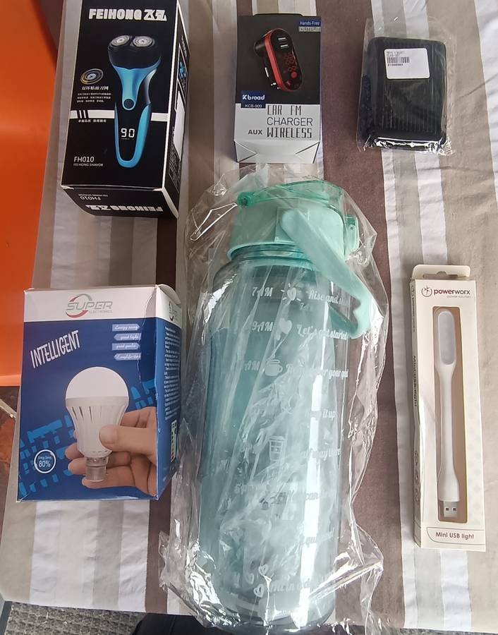 LOT 1: LOT OF VARIOUS GADGETS FORSALE - BRAND NEW