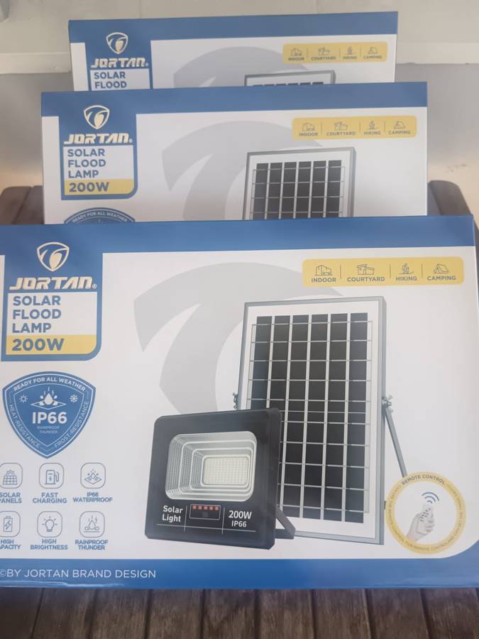 JORTAN 200W SOLAR FLOODLIGHT