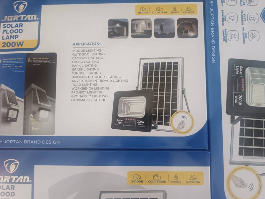 JORTAN 200W SOLAR FLOODLIGHT
