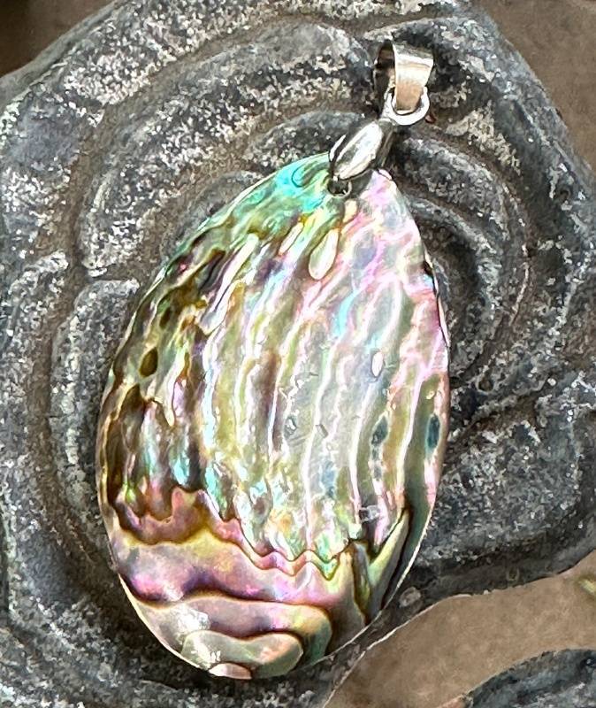 Natural New Zealand Abalone Paua Shell with Mother of Pearl Backing 18K W/Gold Plated Pendant