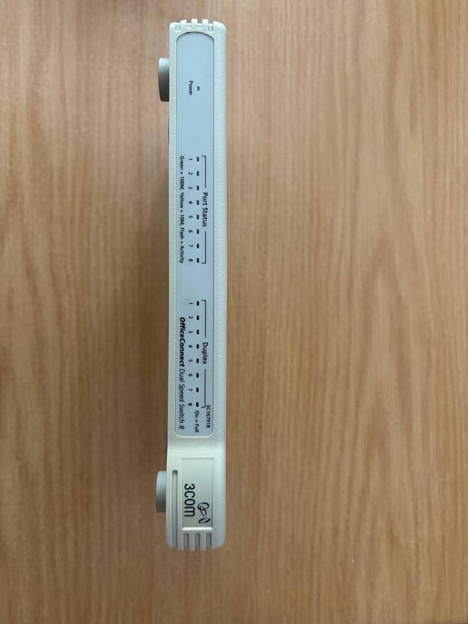 3Com - OfficeConnect Dual Speed Switch 8