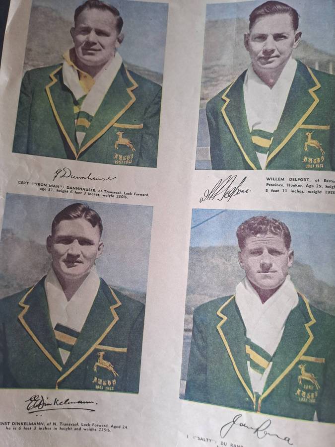 Rugby souvenir album to the Outspan 1951-52 Springboks to the UK and France 16 pp