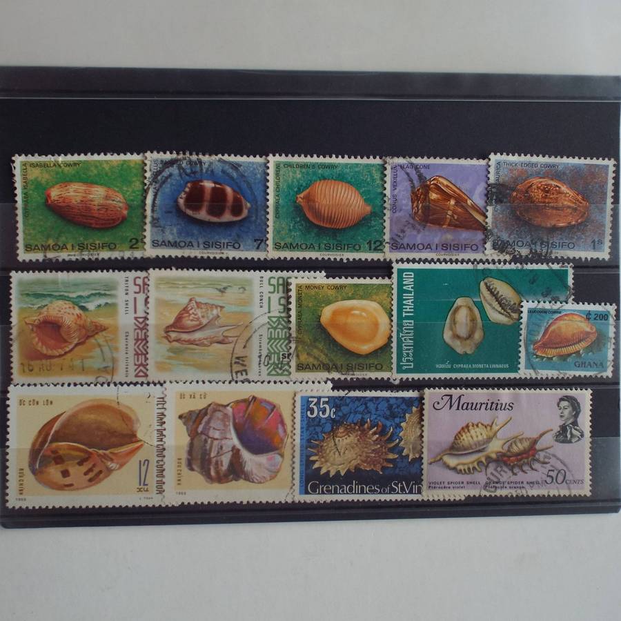 Thematics - Sea Shells - 32 stamps - Mixed World - no duplication