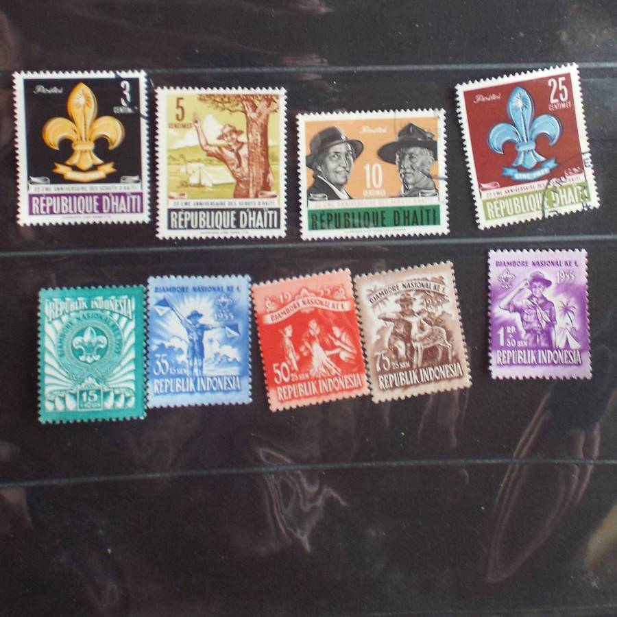 Thematics - Boy Scouts & Girl Guides - 75 stamps + Badge - Mixed World - no duplication
