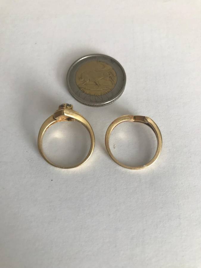 Solid 9ct Gold Twinset Rings - 5.18 grams
